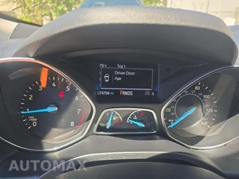 2017 Ford Escape SE – miniatura 9