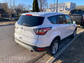 2017 Ford Escape SE - miniatura 7