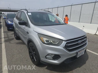 2017 Ford Escape SE – miniatura 3