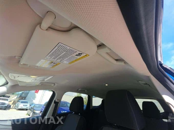 2017 Ford Escape SE - miniatura 8