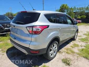 2017 Ford Escape SE - miniatura 3