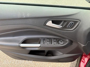 2017 Ford Escape SE - miniatura 11