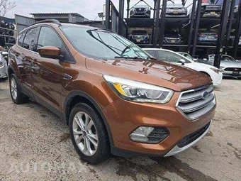 2017 Ford Escape SE - miniatura 4