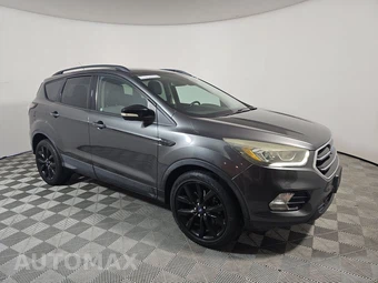 2017 Ford Escape Titanium – miniatura 3