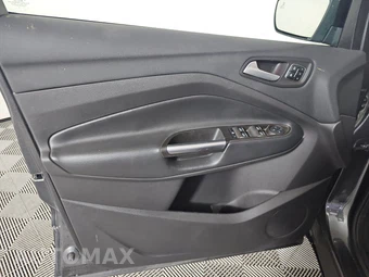 2017 Ford Escape Titanium – miniatura 9