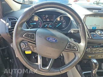 2017 Ford Escape Titanium – miniatura 10