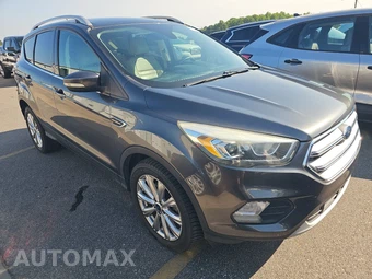 2017 Ford Escape Titanium – miniatura 3