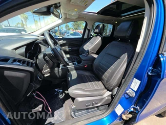 2017 Ford Escape Titanium – miniatura 3