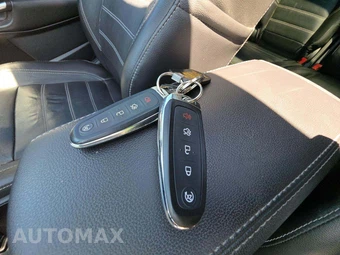 2017 Ford Escape Titanium – miniatura 5