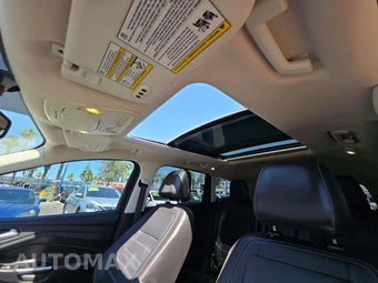 2017 Ford Escape Titanium – miniatura 8