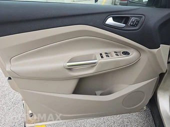 2017 Ford Escape Titanium – miniatura 9
