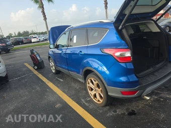 2017 Ford Escape Titanium – miniatura 6