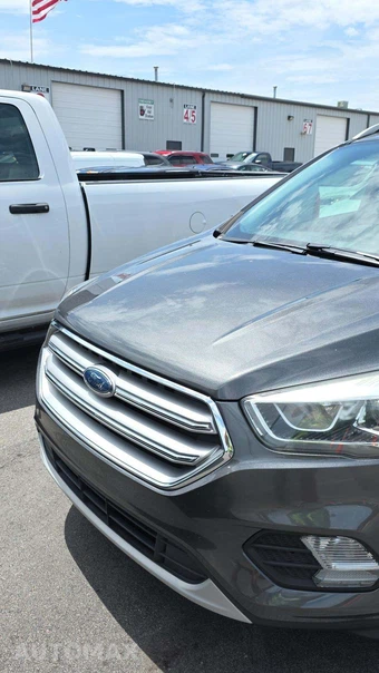 2017 Ford Escape Titanium – miniatura 23