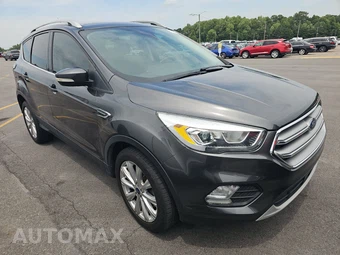 2017 Ford Escape Titanium – miniatura 3