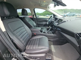 2017 Ford Escape Titanium – miniatura 8