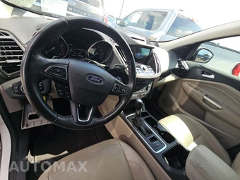 2017 Ford Escape Titanium – miniatura 11