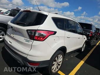 2017 Ford Escape Titanium – miniatura 4