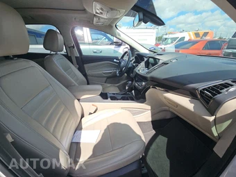 2017 Ford Escape Titanium – miniatura 8