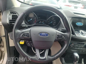 2017 Ford Escape Titanium – miniatura 10