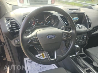 2017 Ford Escape Titanium – miniatura 10