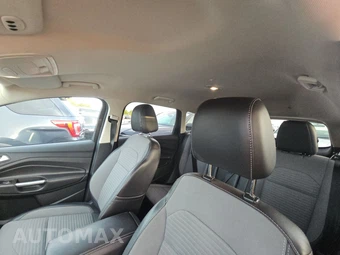 2017 Ford Escape Titanium – miniatura 17