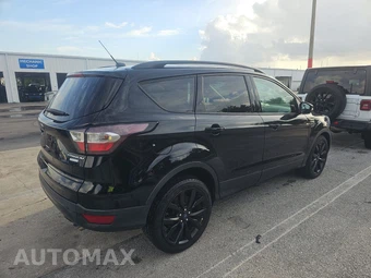 2017 Ford Escape Titanium – miniatura 4