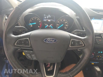 2017 Ford Escape Titanium – miniatura 10