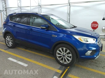 2017 Ford Escape Titanium – miniatura 3