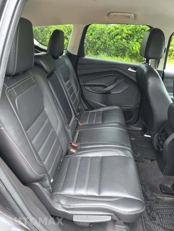 2017 Ford Escape Titanium – miniatura 17