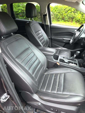 2017 Ford Escape Titanium – miniatura 19