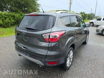 2017 Ford Escape Titanium – miniatura 3