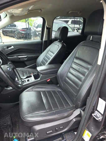 2017 Ford Escape Titanium – miniatura 6