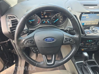 2017 Ford Escape Titanium - miniatura 10