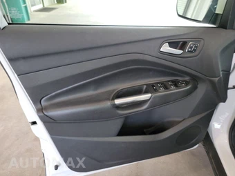 2017 Ford Escape Titanium – miniatura 9