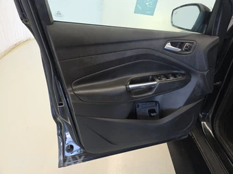 2017 Ford Escape Titanium - miniatura 9