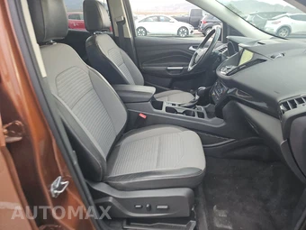 2017 Ford Escape Titanium – miniatura 8