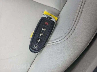 2017 Ford Escape Titanium - miniatura 9