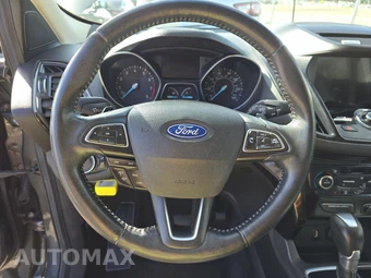 2017 Ford Escape Titanium – miniatura 10