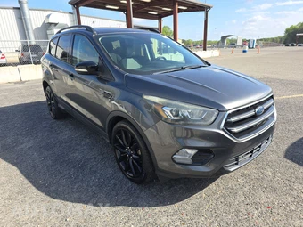 2017 Ford Escape Titanium – miniatura 3