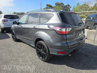 2017 Ford Escape Titanium – miniatura 6
