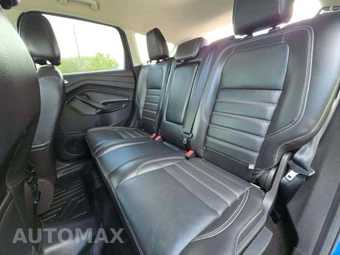 2017 Ford Escape Titanium – miniatura 10
