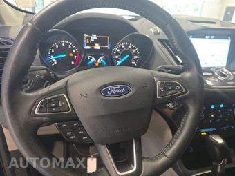 2017 Ford Escape Titanium – miniatura 10