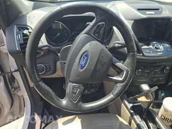 2017 Ford Escape Titanium – miniatura 10