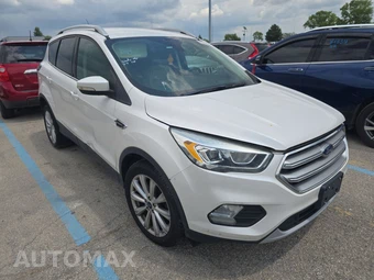 2017 Ford Escape Titanium – miniatura 3