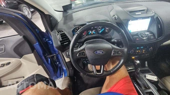 2017 Ford Escape Titanium – miniatura 32