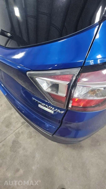 2017 Ford Escape Titanium – miniatura 41