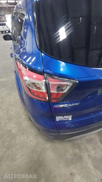2017 Ford Escape Titanium – miniatura 43