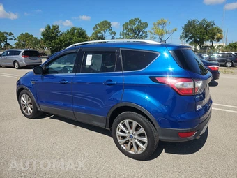 2017 Ford Escape Titanium – miniatura 6
