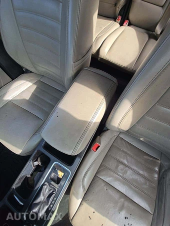2017 Ford Escape Titanium - miniatura 26