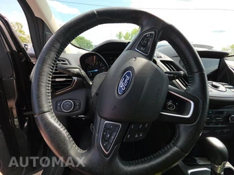 2017 Ford Escape Titanium – miniatura 10